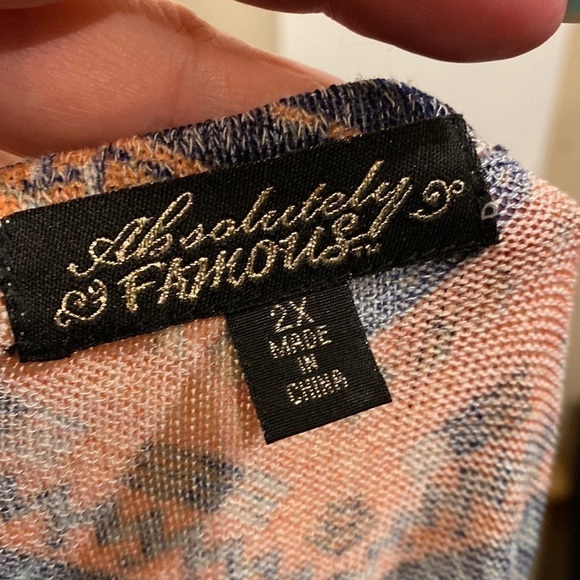 PLUS Chevron super lightweight cold shoulder sweater - Picture 3 of 5